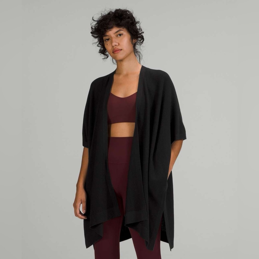 Lululemon 100% Merino Wool Short Sleeve Wrap - Black